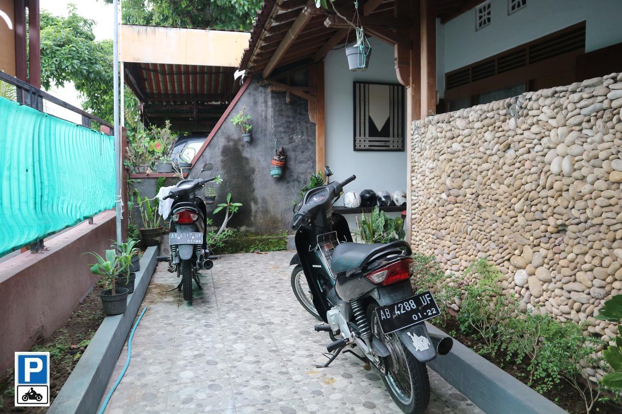 Kembar Guesthouse Yogyakarta Kültér fotó